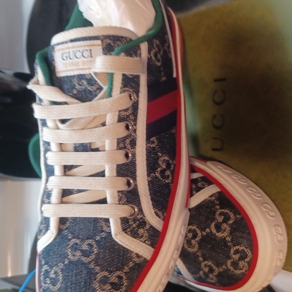 COPY - Authentic Gucci tennis - Picture 2 of 11